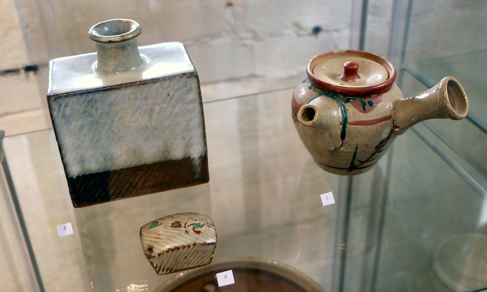 Shimaoka pots loaned by the Goldmark Gallery