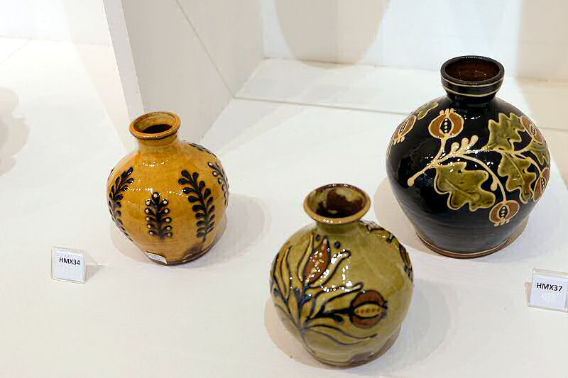Hannah McAndrew - Trio of small vases