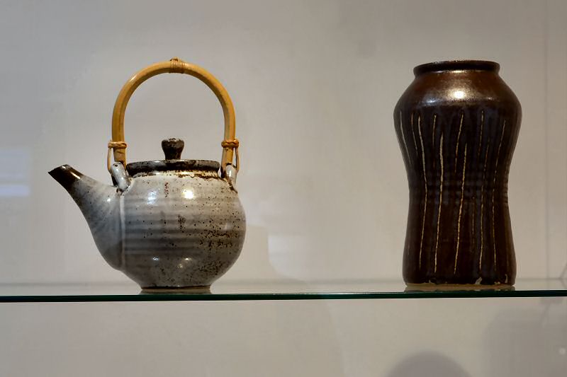Yelland teapot and vase