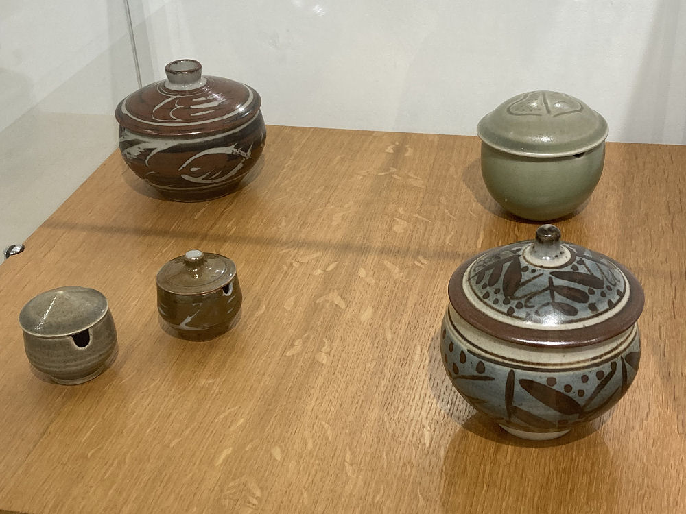 Lidded jars